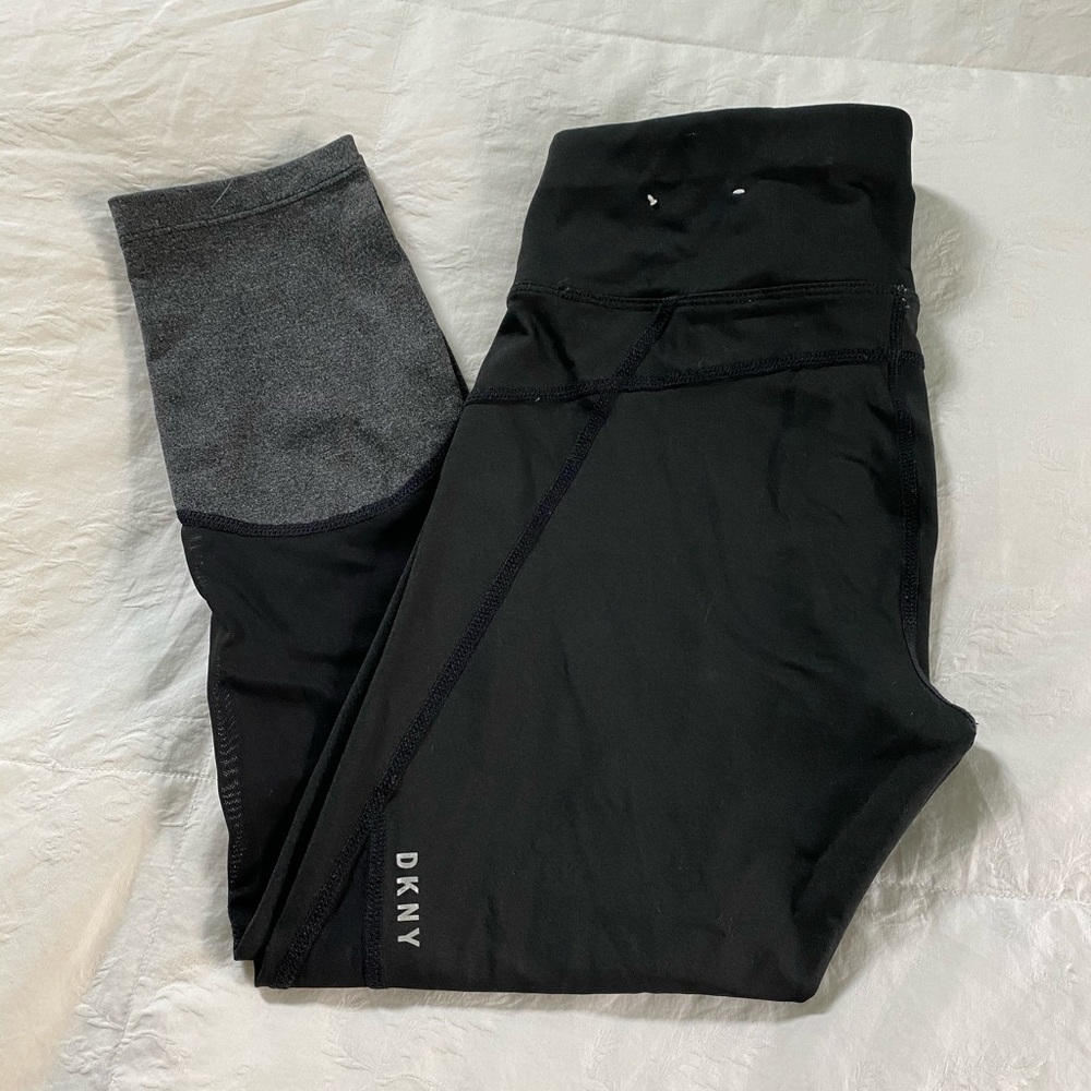 NWOT Black DKNY Athletic Crops - EUC!